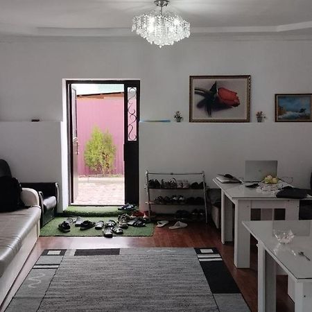 Nomadstan Capsule Hostel Каракол Экстерьер фото