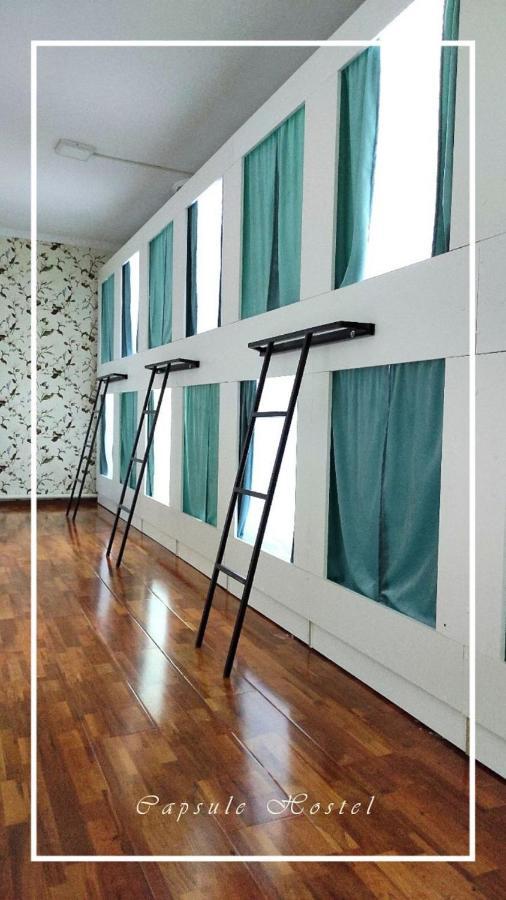 Nomadstan Capsule Hostel Каракол Экстерьер фото
