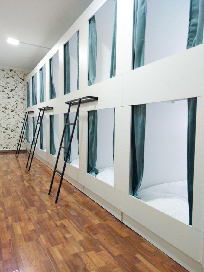 Nomadstan Capsule Hostel Каракол Экстерьер фото