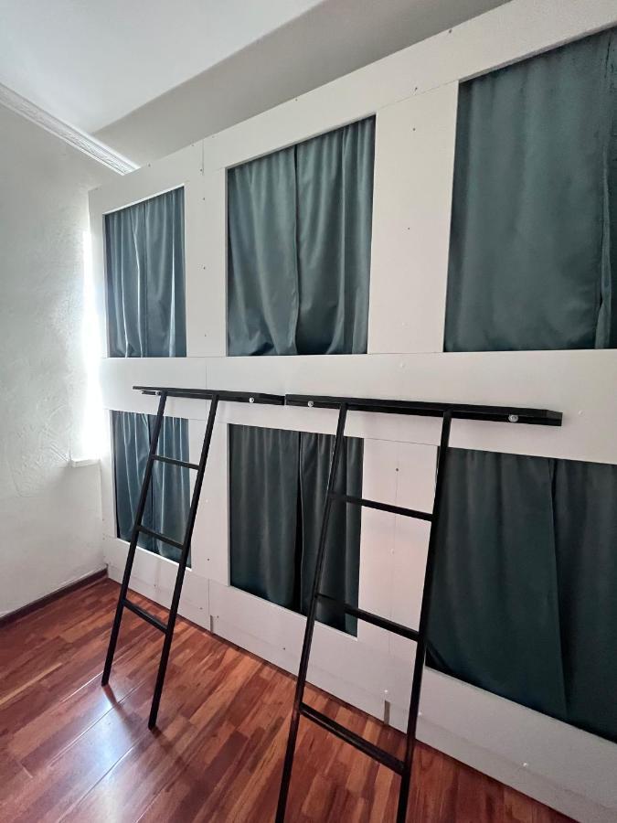 Nomadstan Capsule Hostel Каракол Экстерьер фото