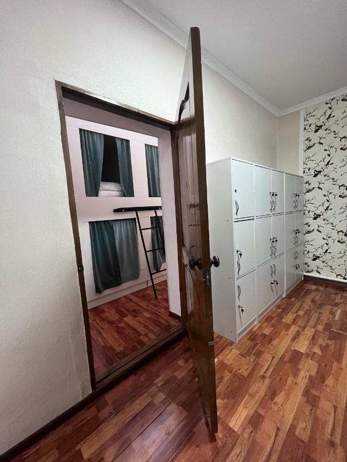 Nomadstan Capsule Hostel Каракол Экстерьер фото