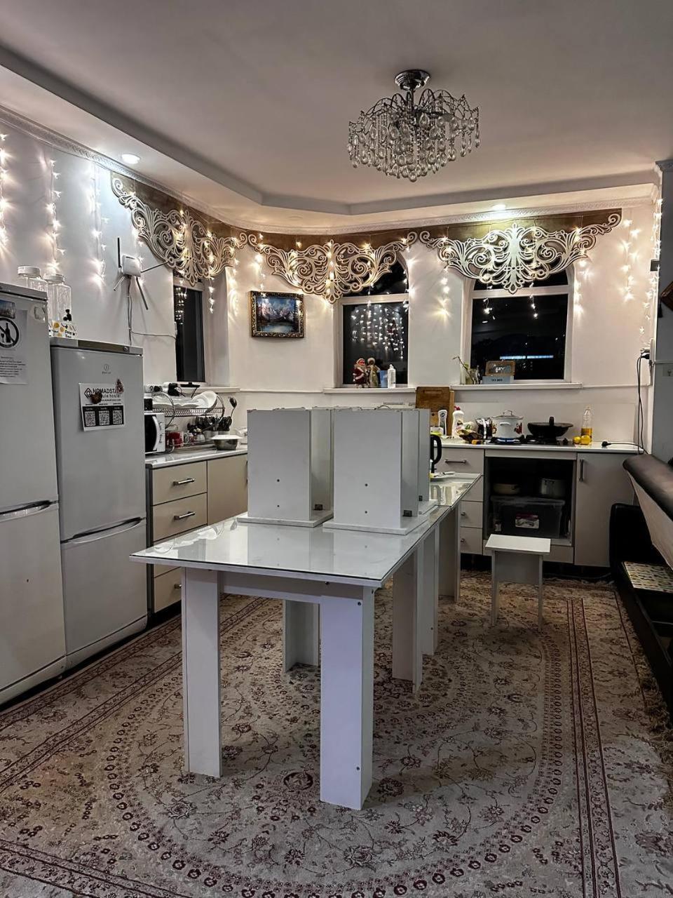 Nomadstan Capsule Hostel Каракол Экстерьер фото