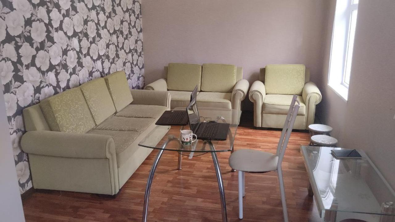 Nomadstan Capsule Hostel Каракол Экстерьер фото